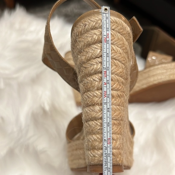 Louis Vuitton Jute Wedges - Picture 17 of 17